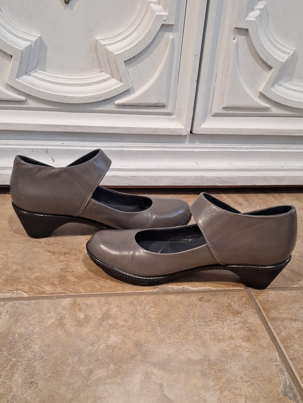 Dansko Bess Gray Leather Mary Jane Pumps Heels 39 8.5-9